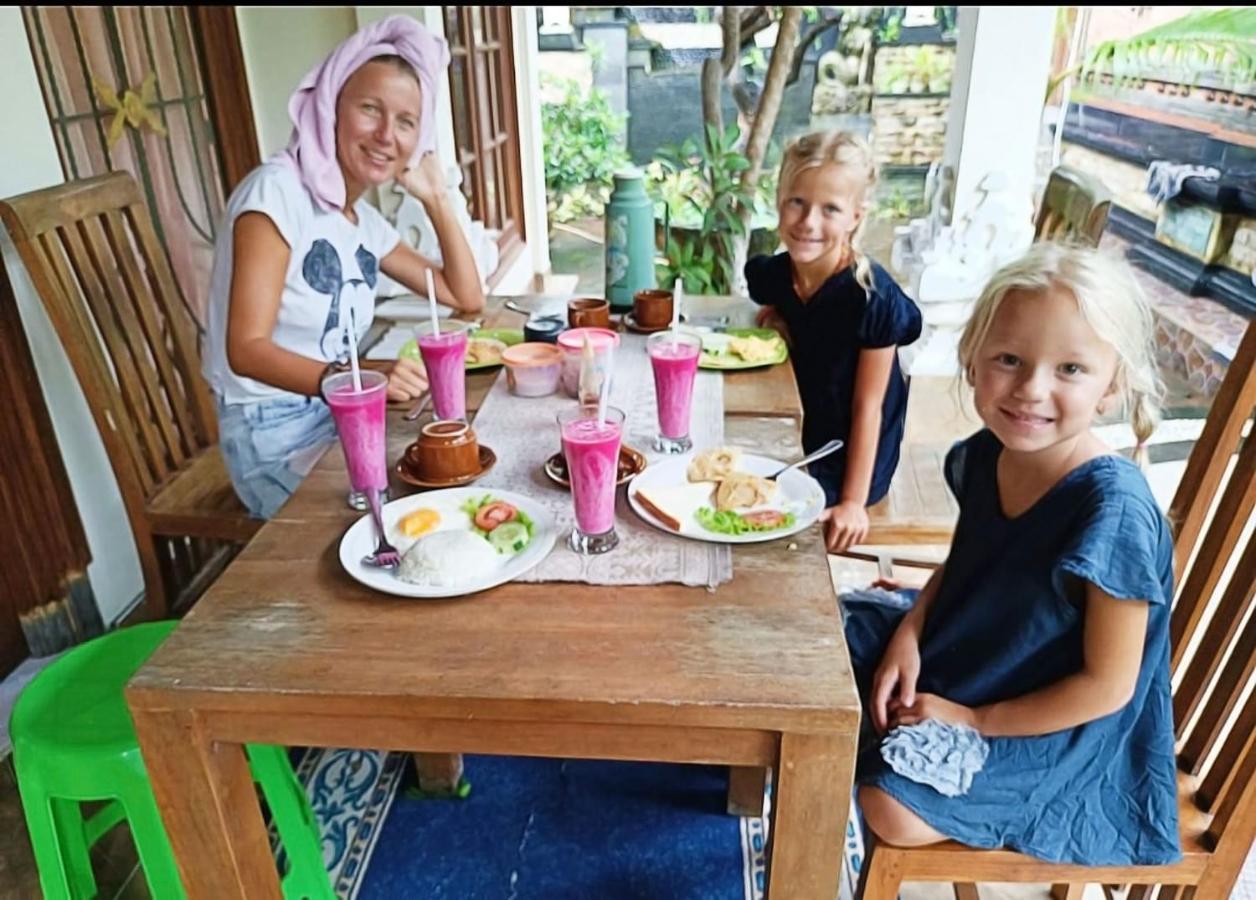 Green Palace Homestay Batununggul Eksteriør billede