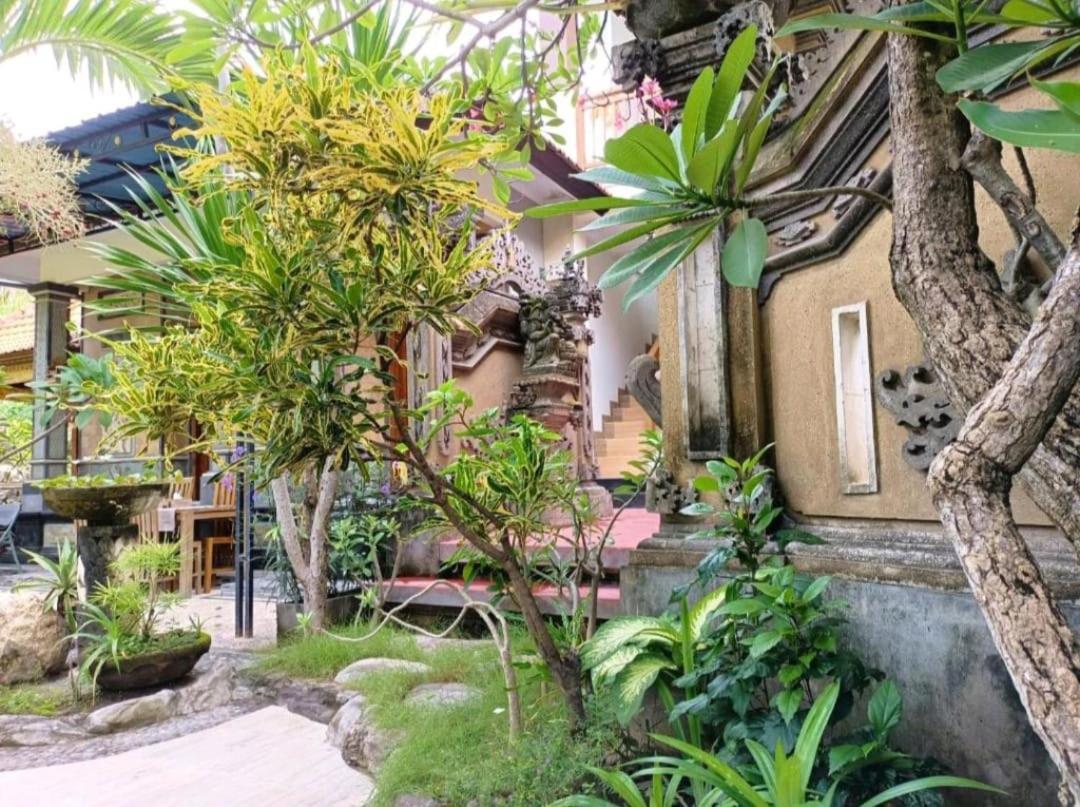 Green Palace Homestay Batununggul Eksteriør billede