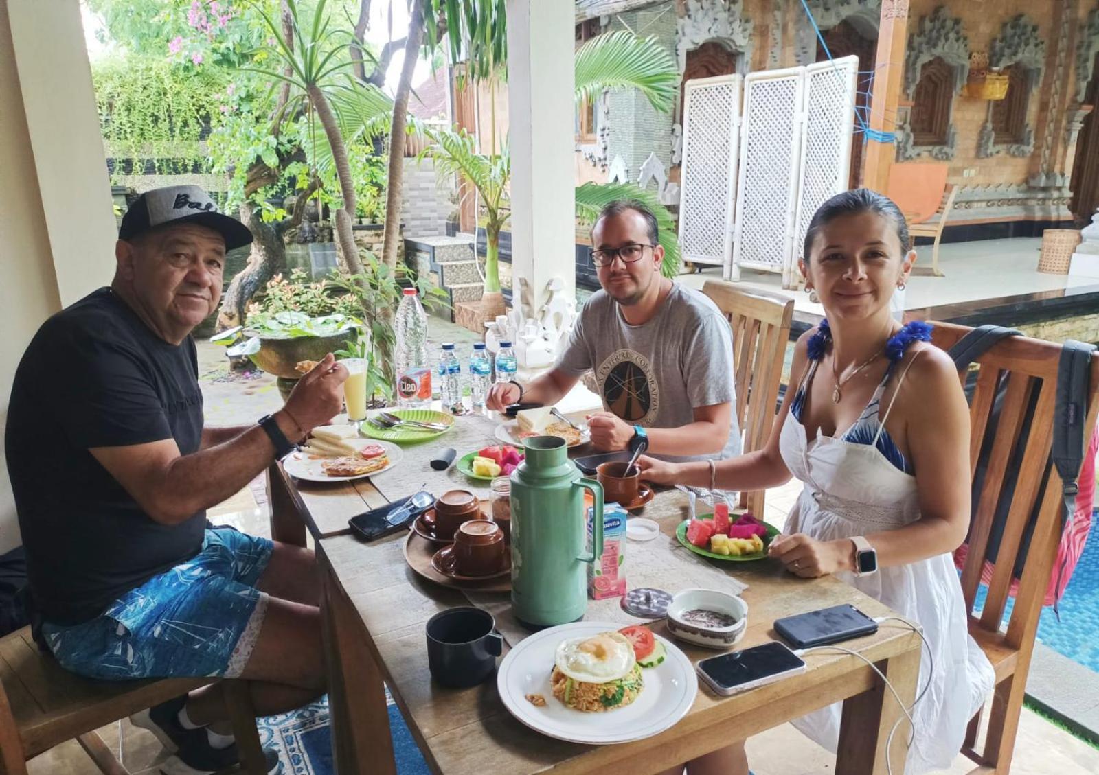 Green Palace Homestay Batununggul Eksteriør billede