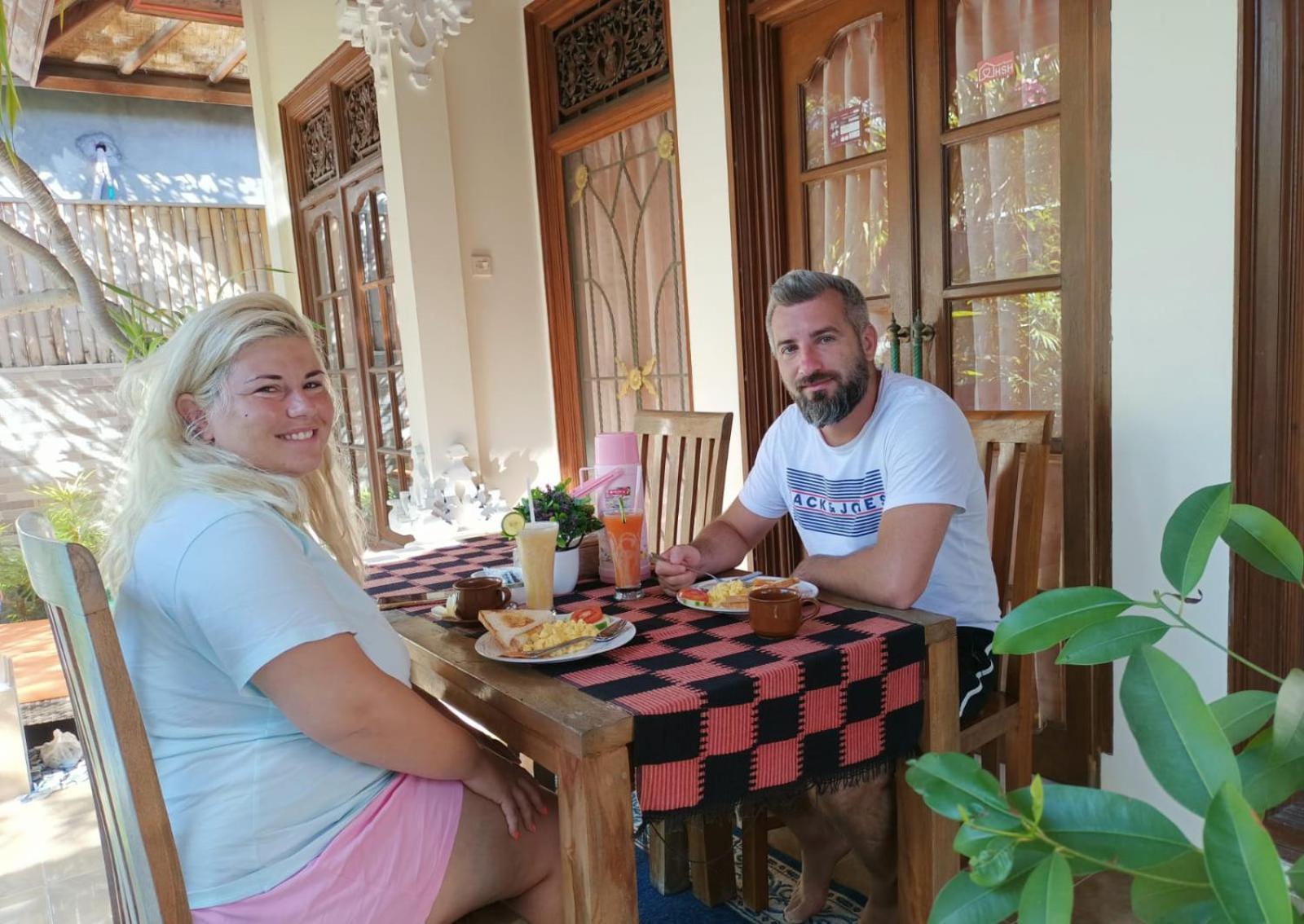 Green Palace Homestay Batununggul Eksteriør billede