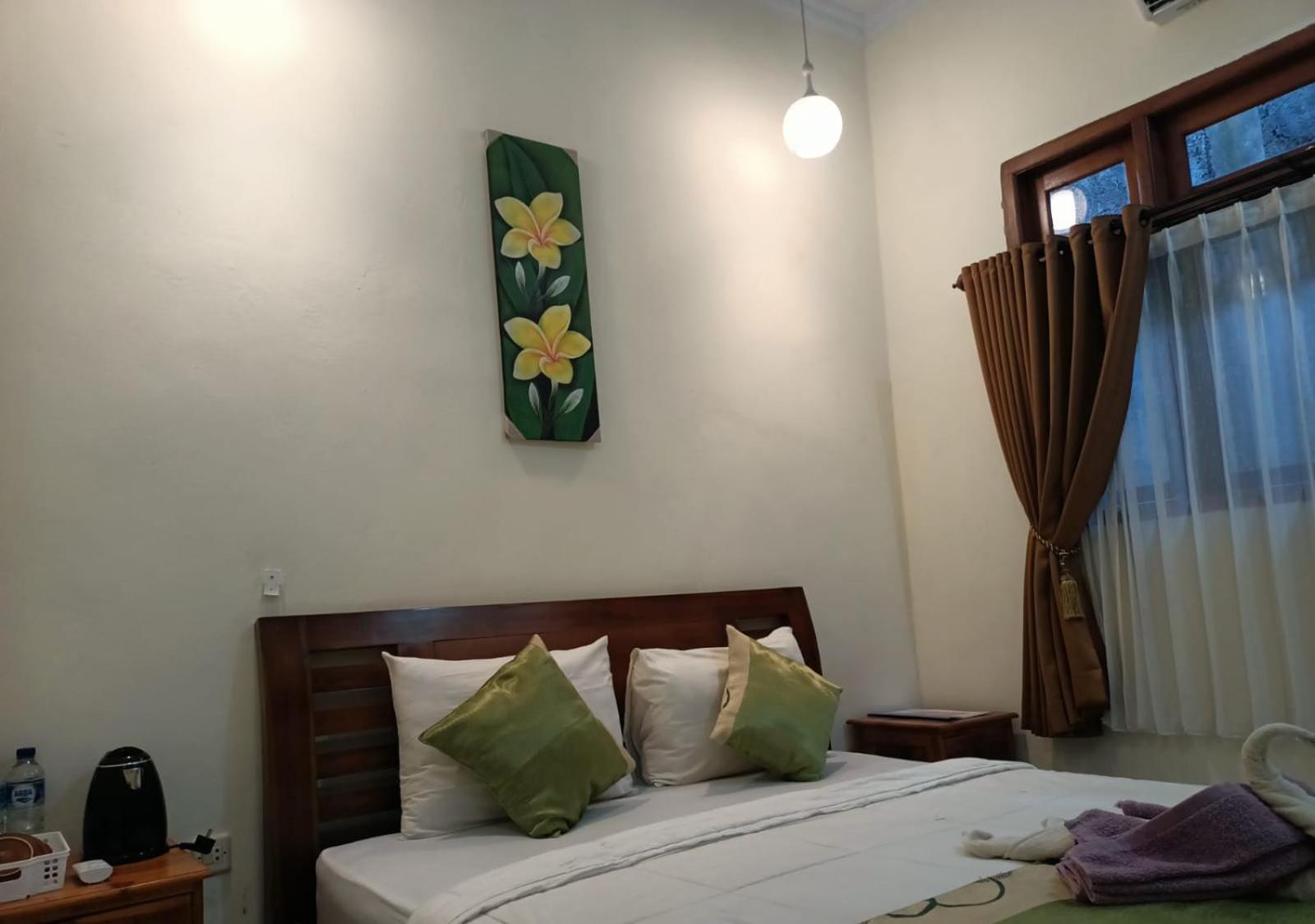 Green Palace Homestay Batununggul Eksteriør billede